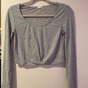 Grey cropped shirt